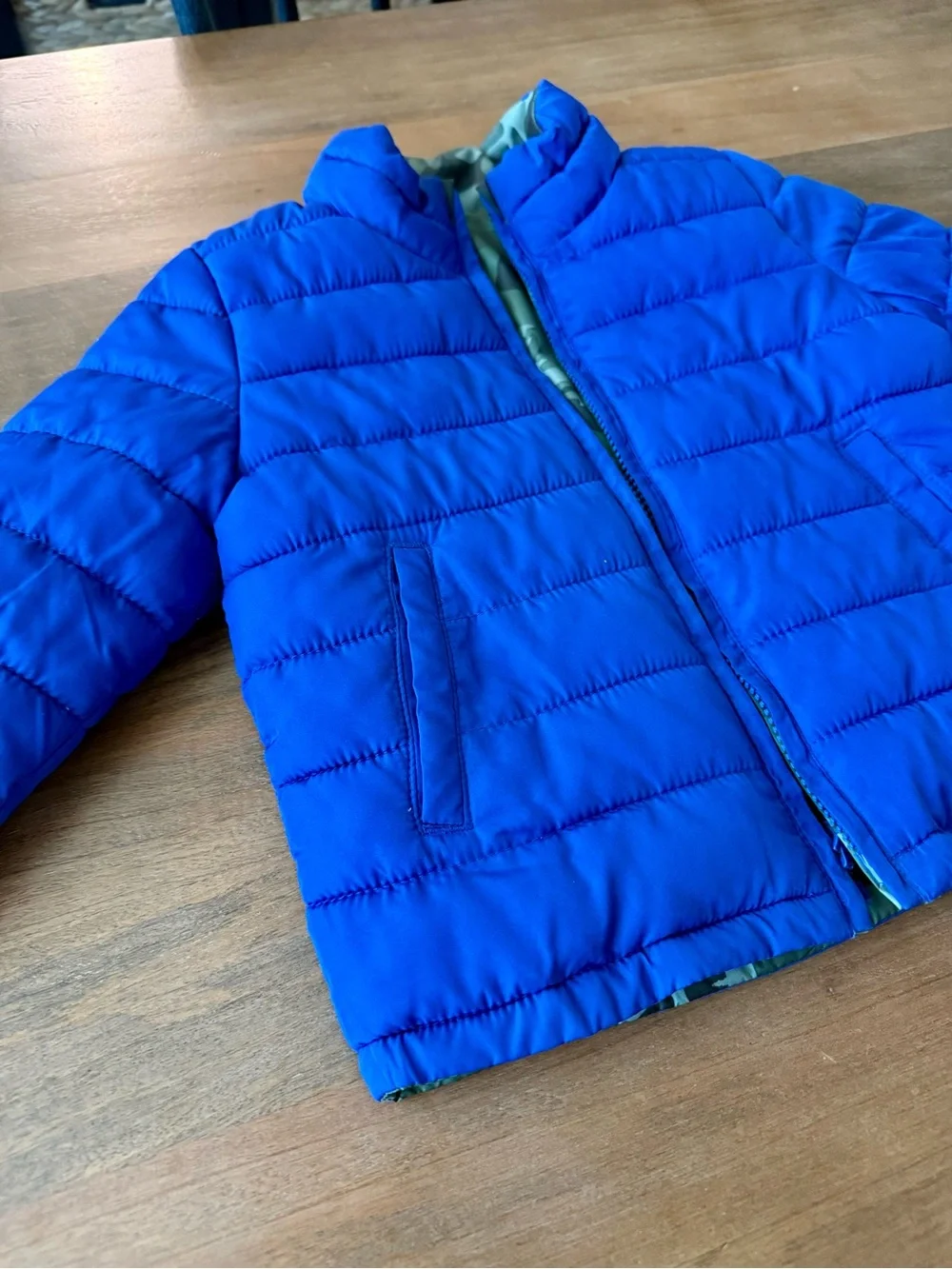 GAP Reversible Kids Puffer Jacket 3T - blue and camo dino